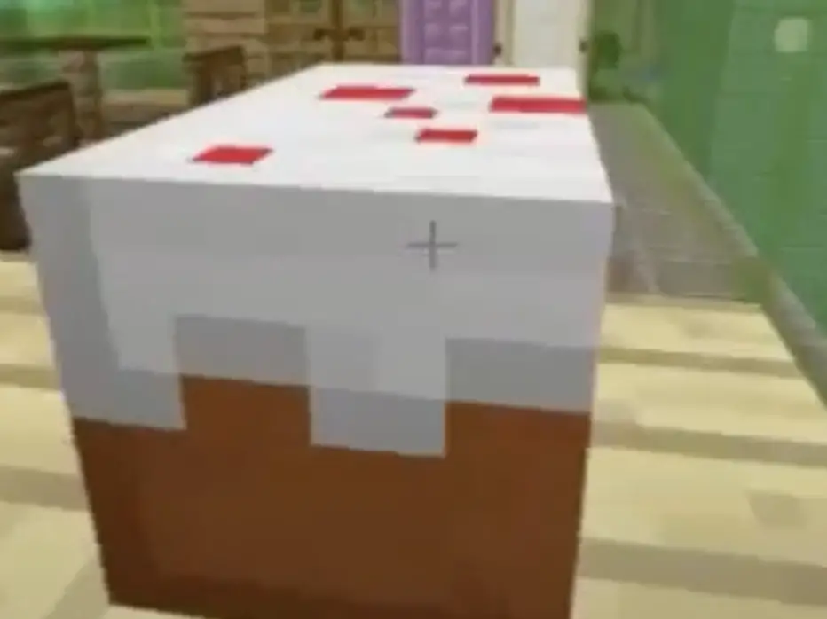 eat a cake in Minecraft 